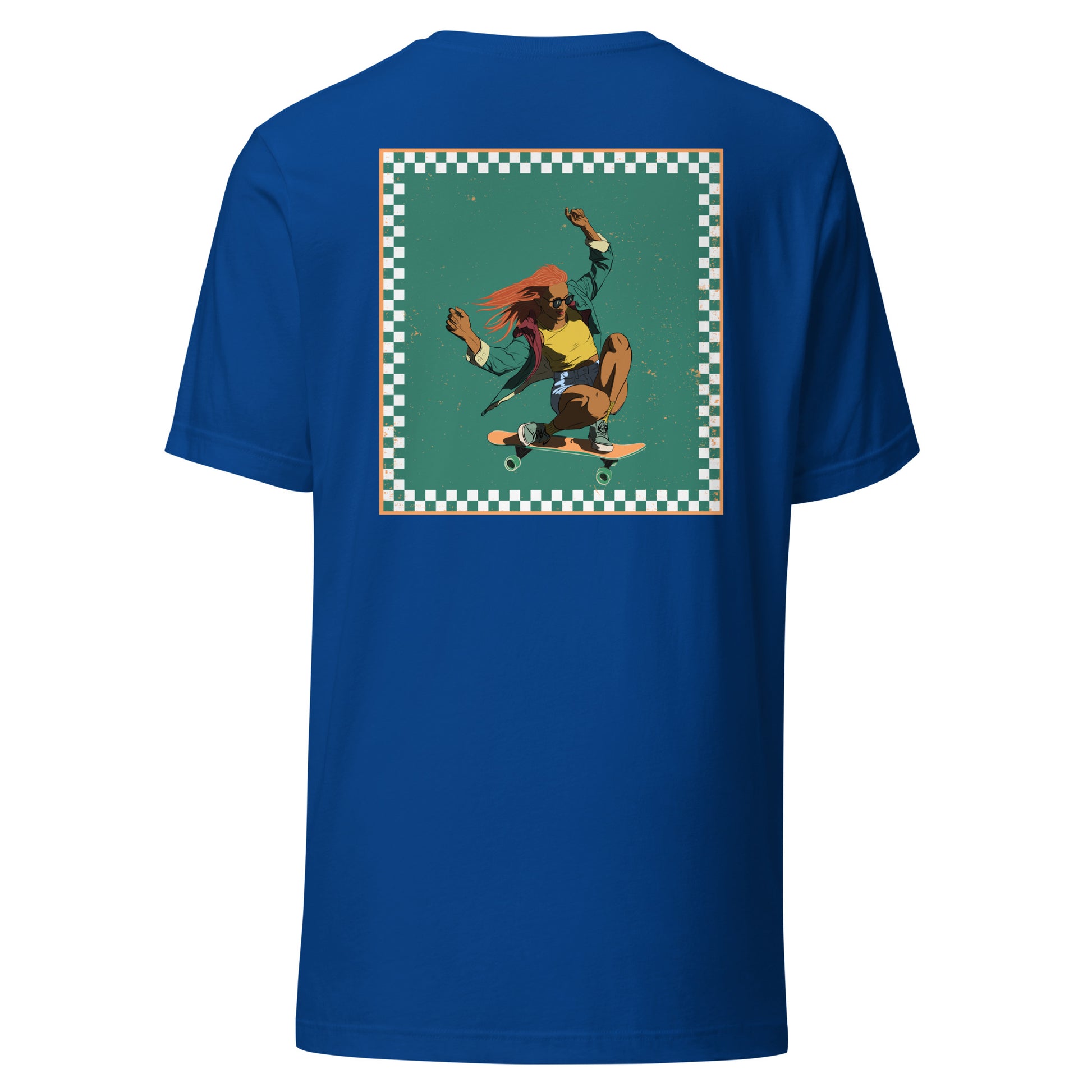 T-Shirt Shred It skateboard style vans avec une skateuse qui carve. Carreaux bleu vert et blanc. Tshirt unisex de dos couleur bleu royal